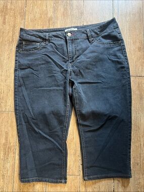 d. jeans Black Women's Capri Jeans Plus Size